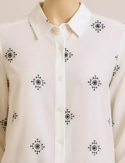 Chemise blanche brodée noire femme