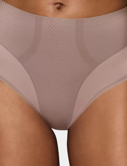 Culotte gainante invisible Body Make-Up Illusion Curve – Triumph