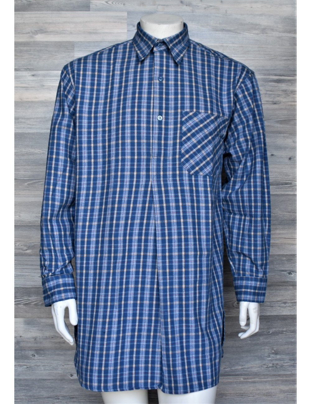 Chemise hiver fermée à longs pans 105 cms